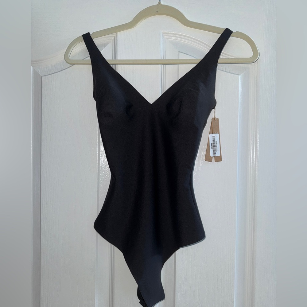 SKIMS Unlined Plunge Bodysuit size small Onyx| sold out